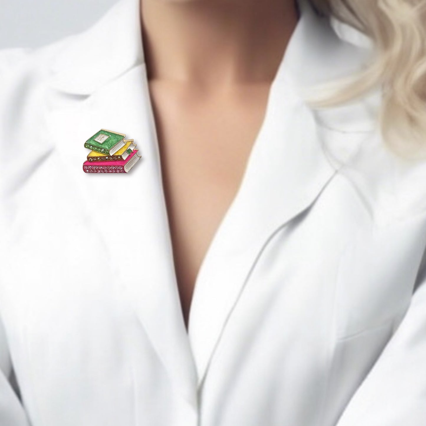 Broche livres Belle