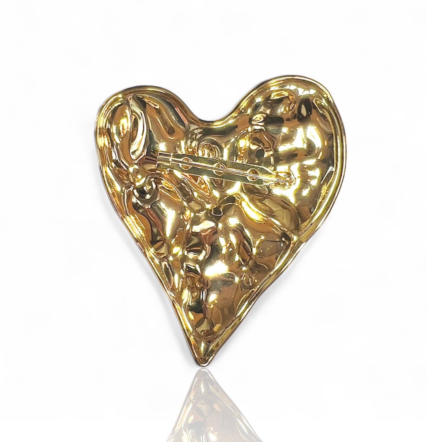 Broche coeur martelé doré