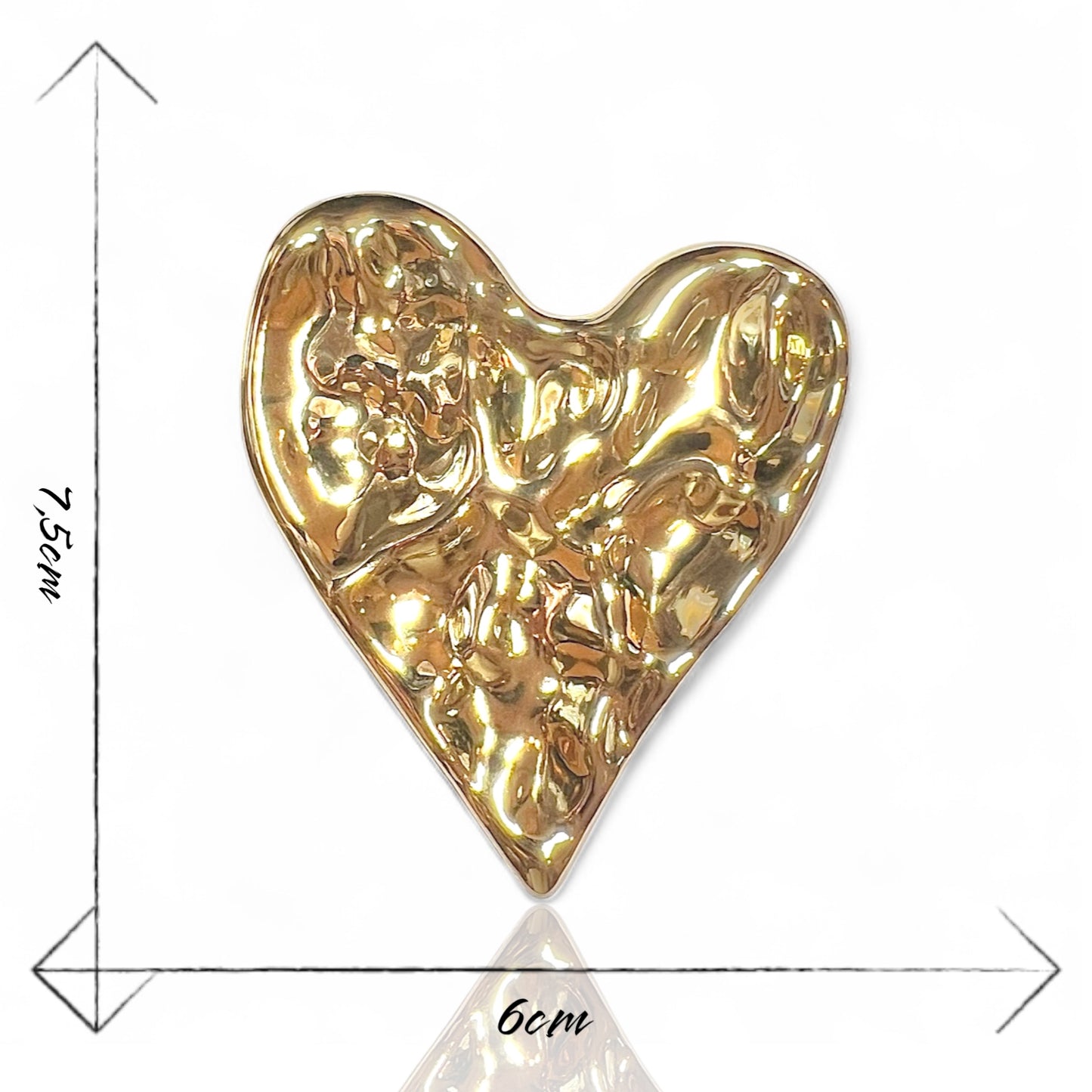 Broche coeur martelé doré