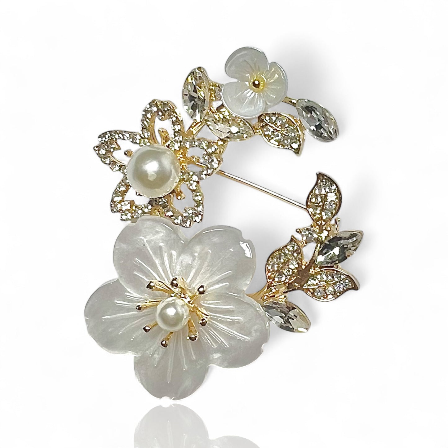 Broche fleurie Zeyli