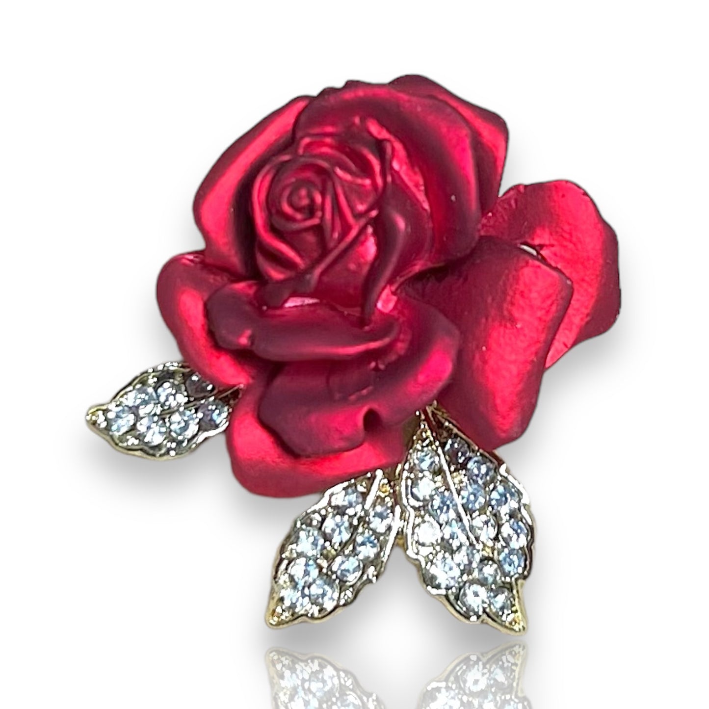 Broche rose rouge nacrée