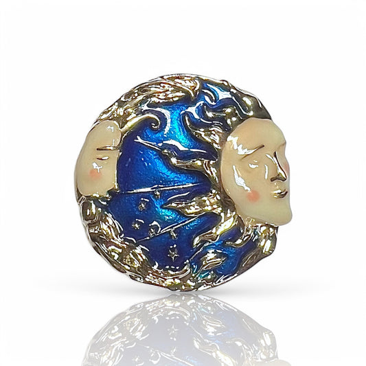 Broche lune et soleil fond bleu