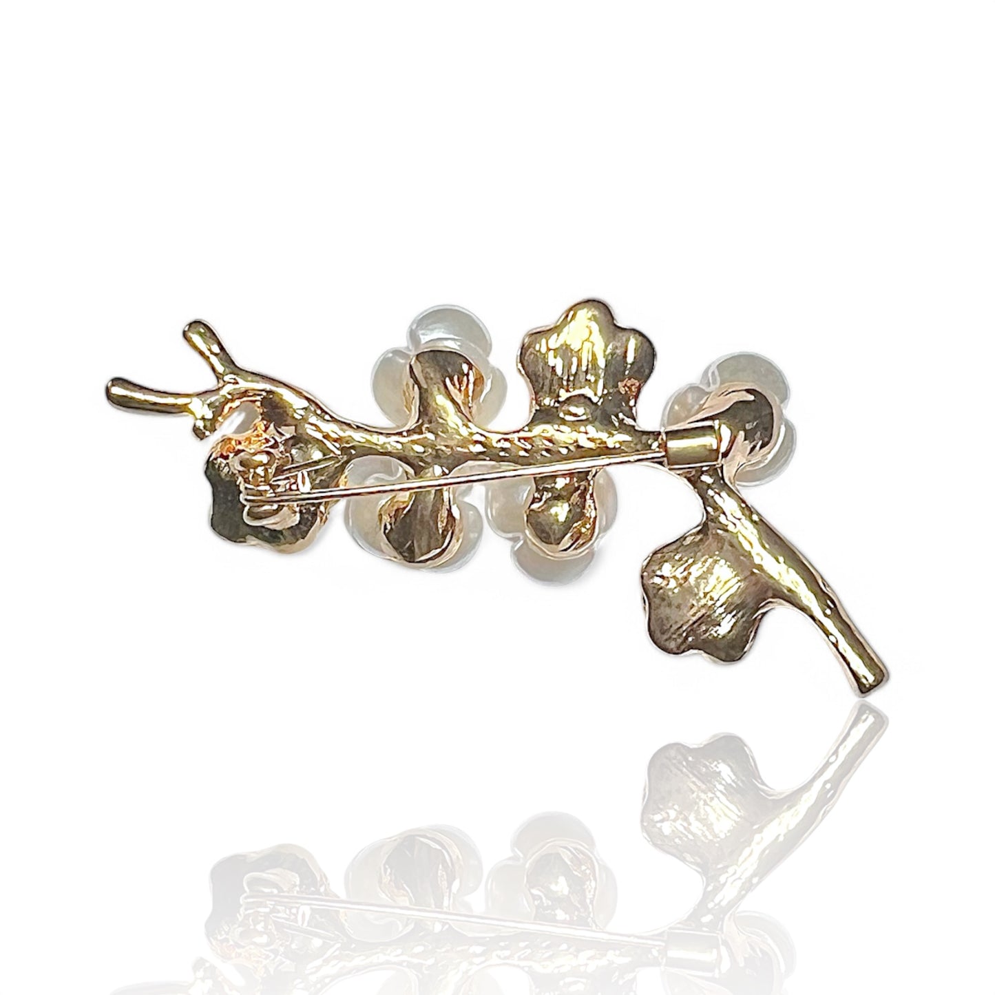 Broche branche à fleurs
