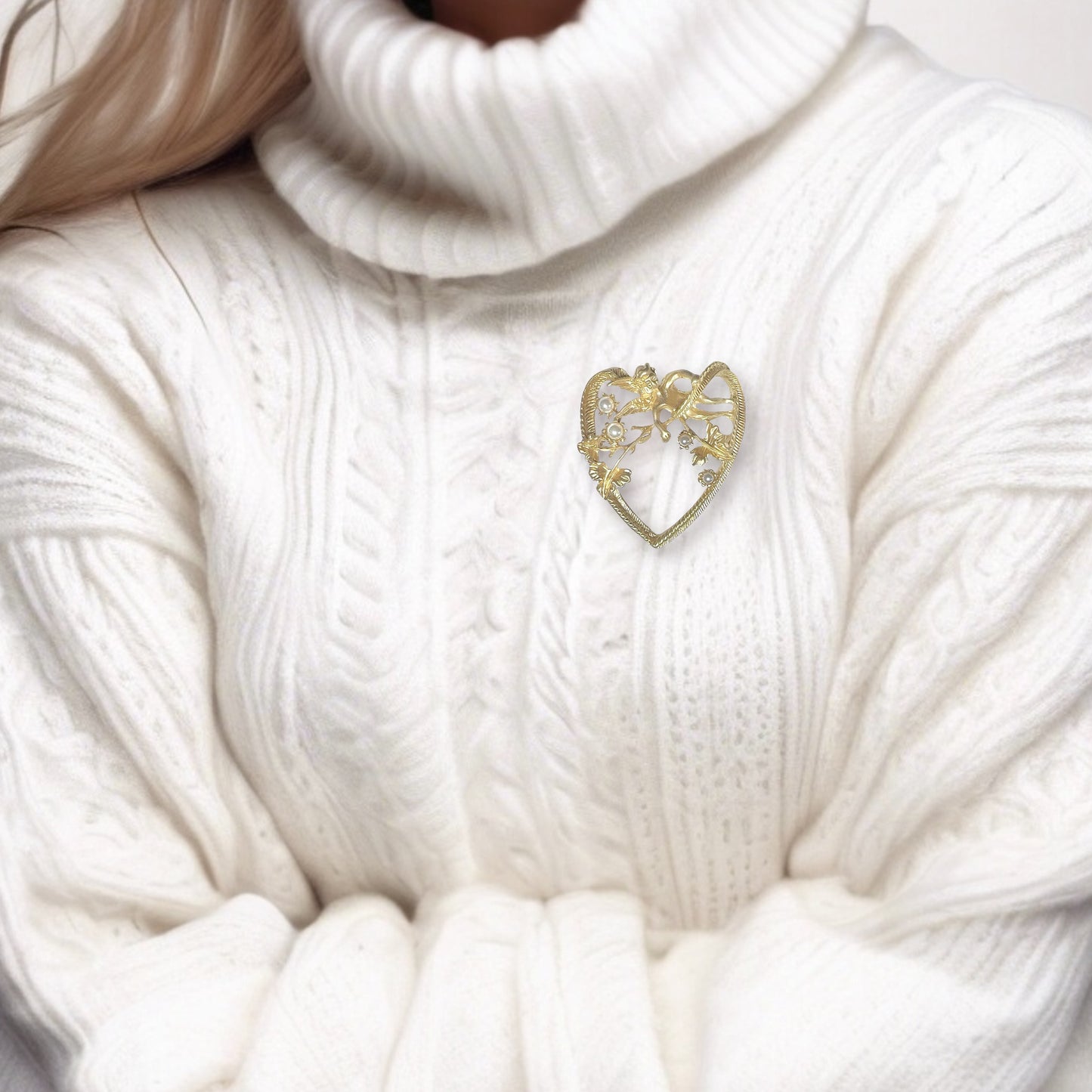 Broche coeur avec ange