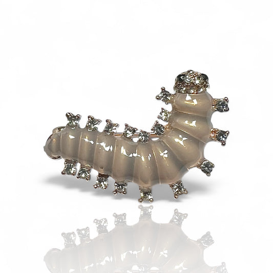Broche chenille